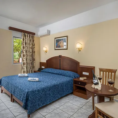 Vantaris Garden Aparthotel